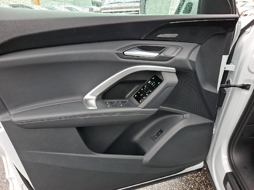 Certified 2025 Audi Q5 Premium w/ Premium Plus AWD/4WD image 13