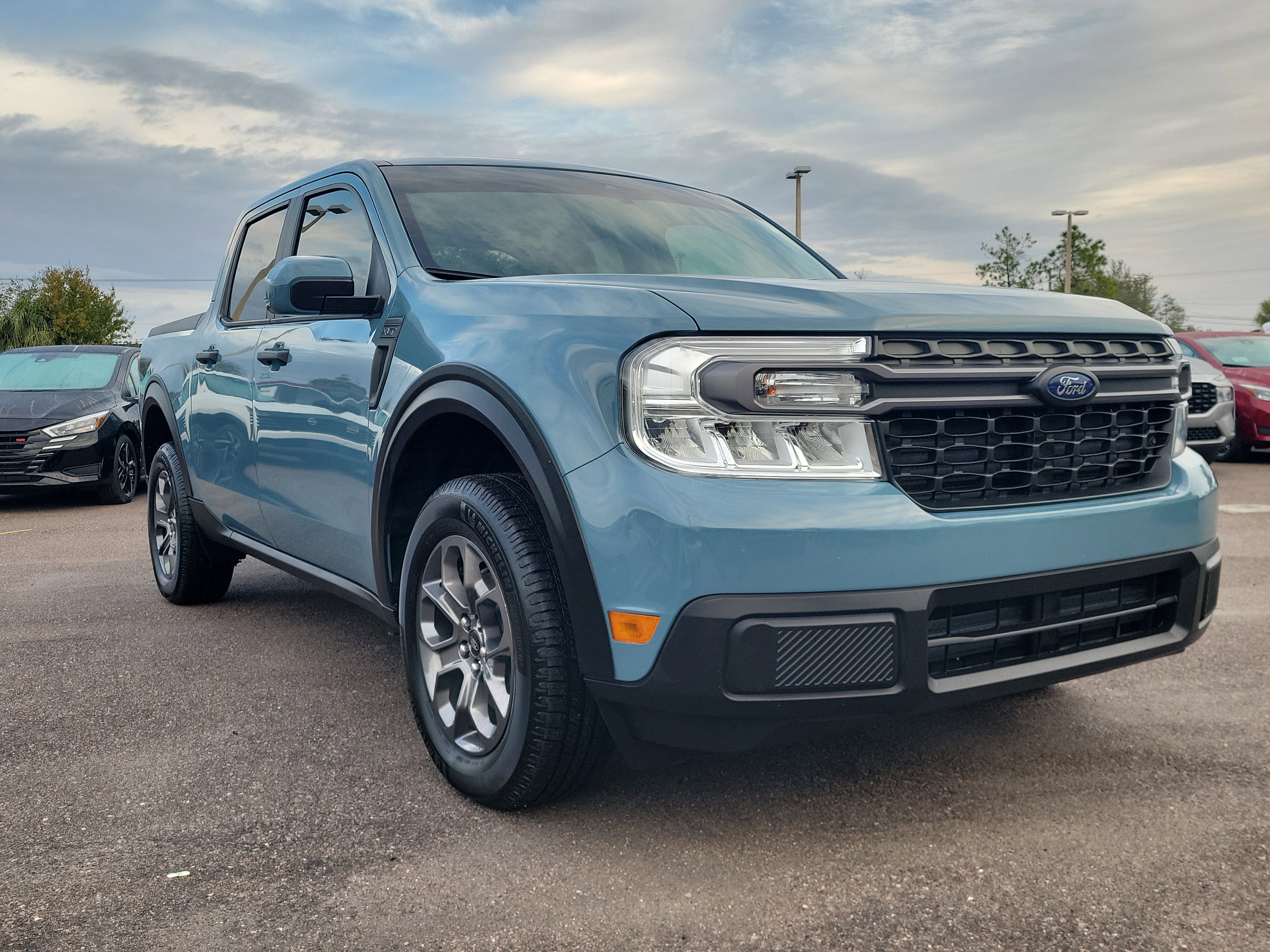 Used 2023 Ford Maverick XLT w/ XLT Luxury Package image 2