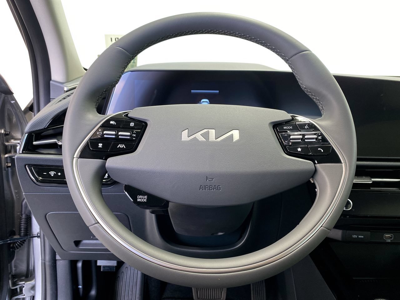 New 2026 Kia Niro EX FWD image 21