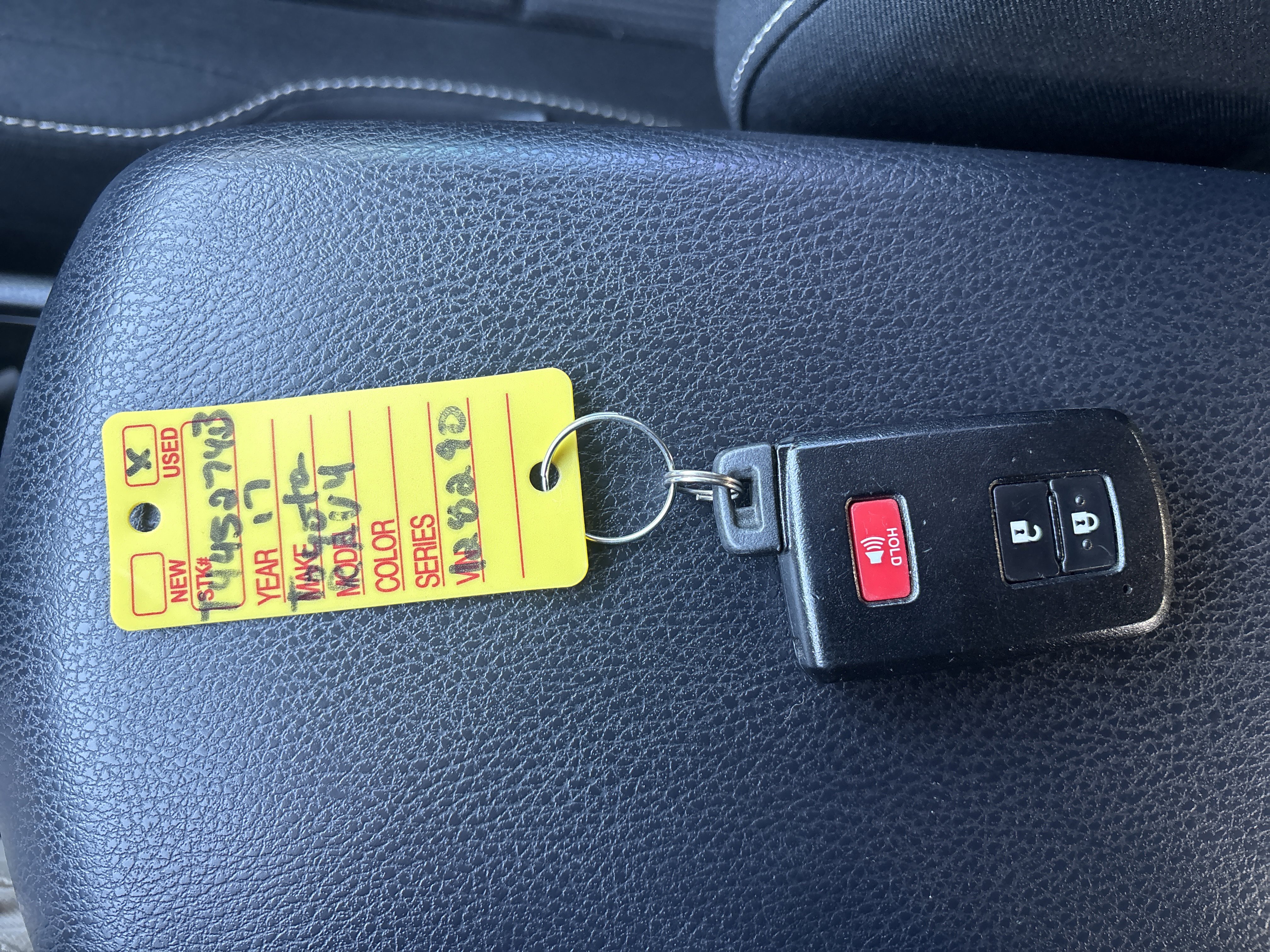 Used 2017 Toyota RAV4 XLE w/ Protection Package image 29