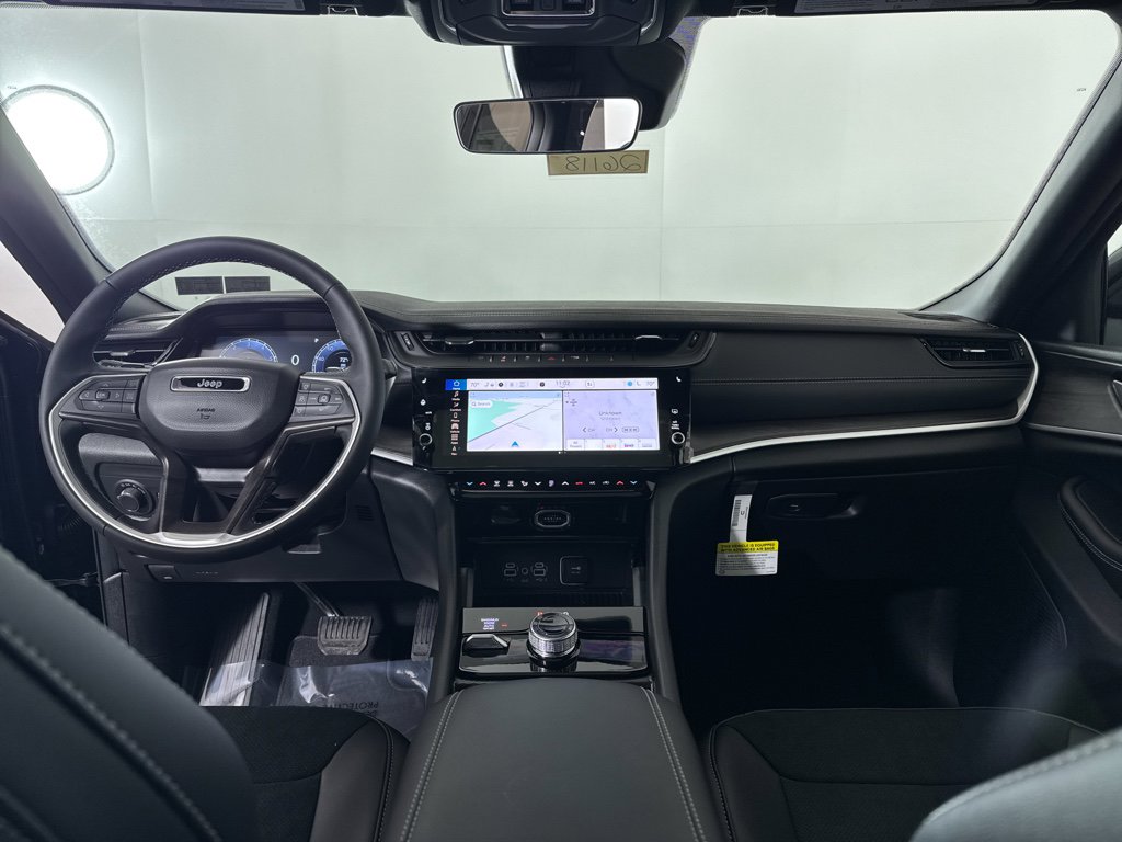 New 2026 Jeep Grand Cherokee Altitude AWD/4WD image 3