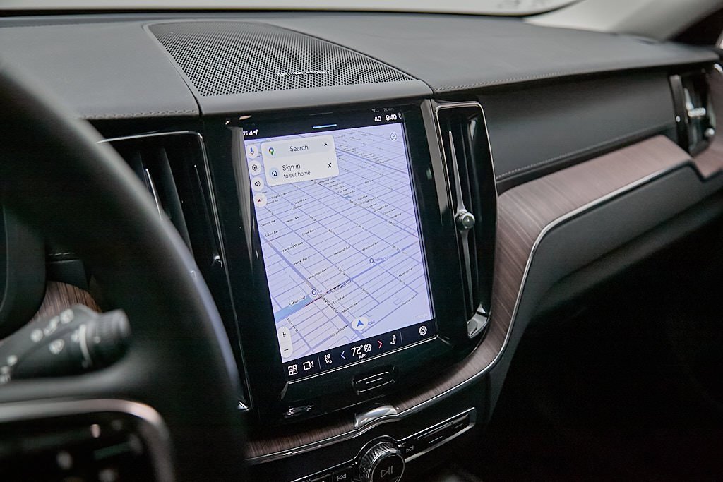 Certified 2023 Volvo XC60 B5 Ultimate w/ Climate Package image 14