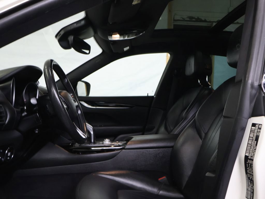 Used 2020 Maserati Levante image 17