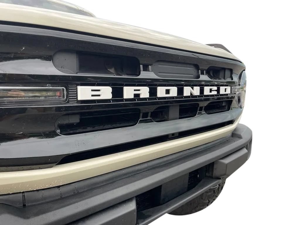 Used 2025 Ford Bronco Outer Banks AWD/4WD image 12