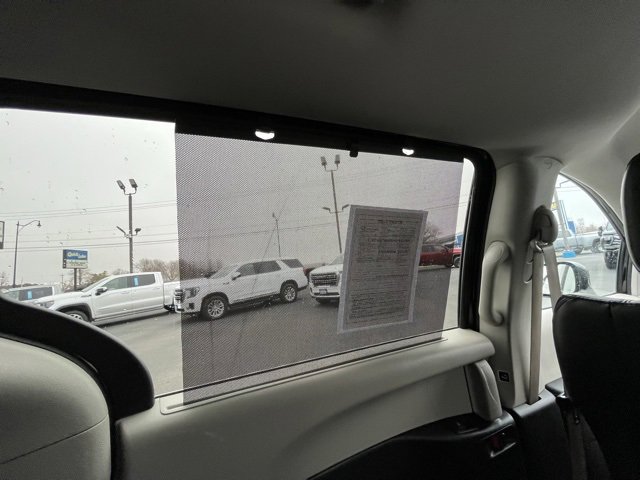 Used 2024 Chrysler Pacifica Touring-L image 76