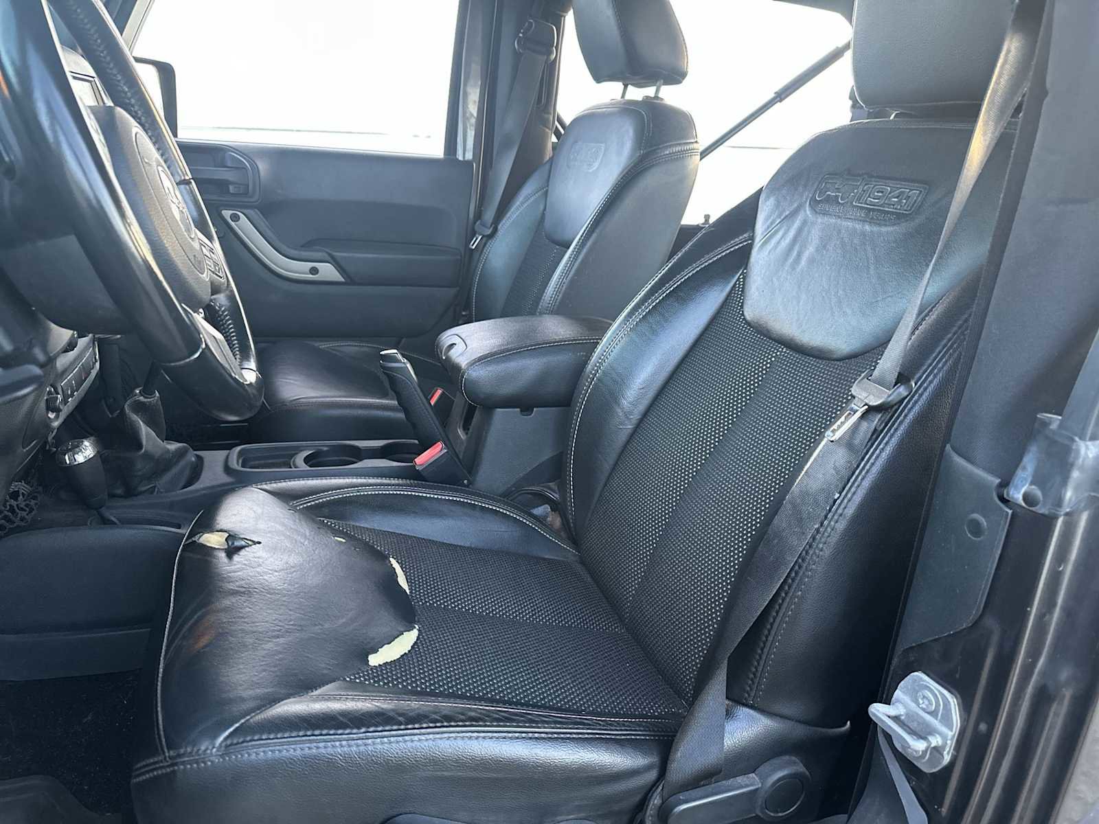 Used 2016 Jeep Wrangler Sahara image 13