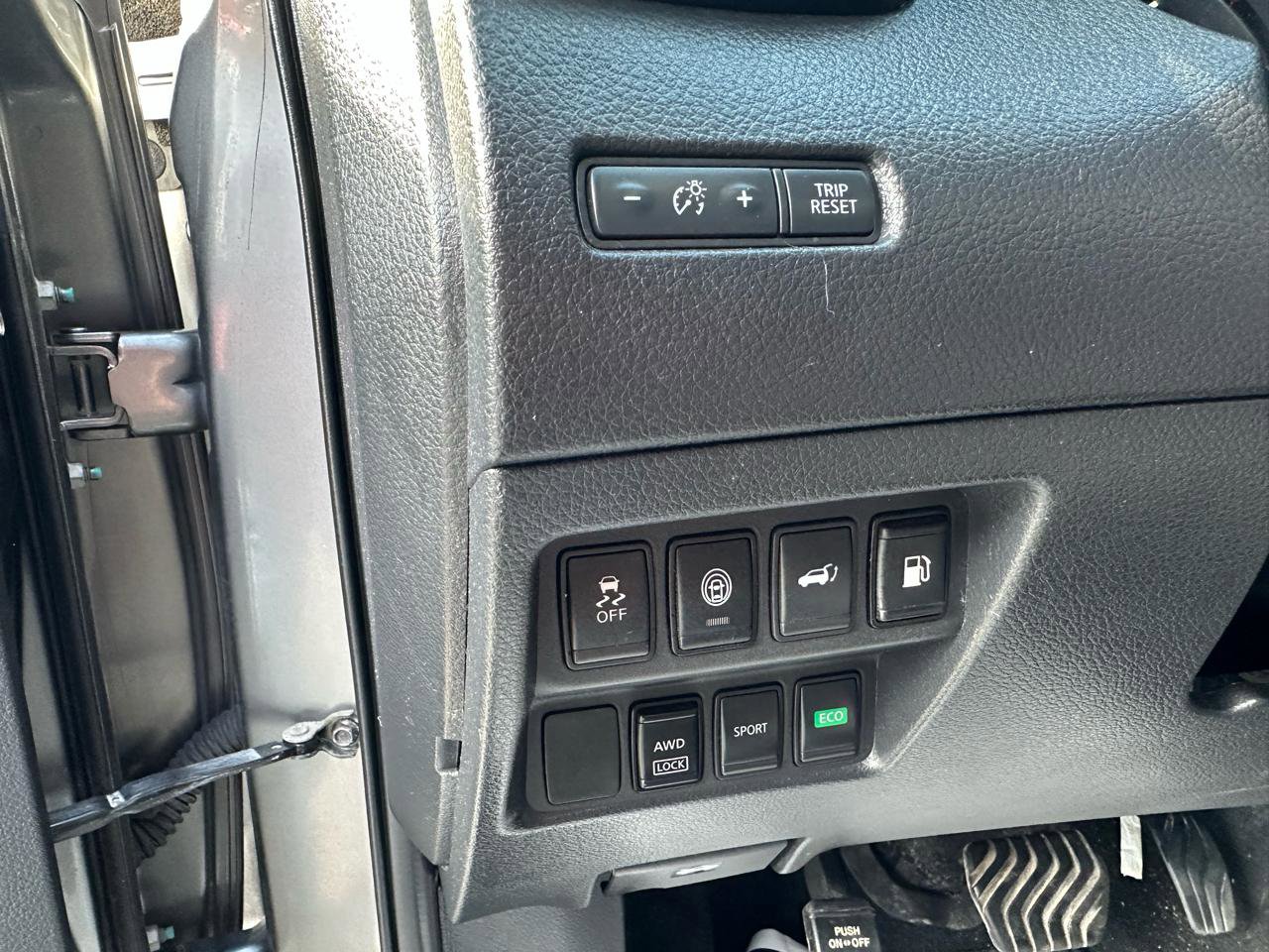 Used 2020 Nissan Rogue SV AWD/4WD image 27