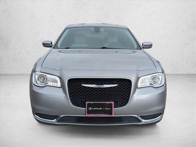 Used 2017 Chrysler 300 Limited image 2