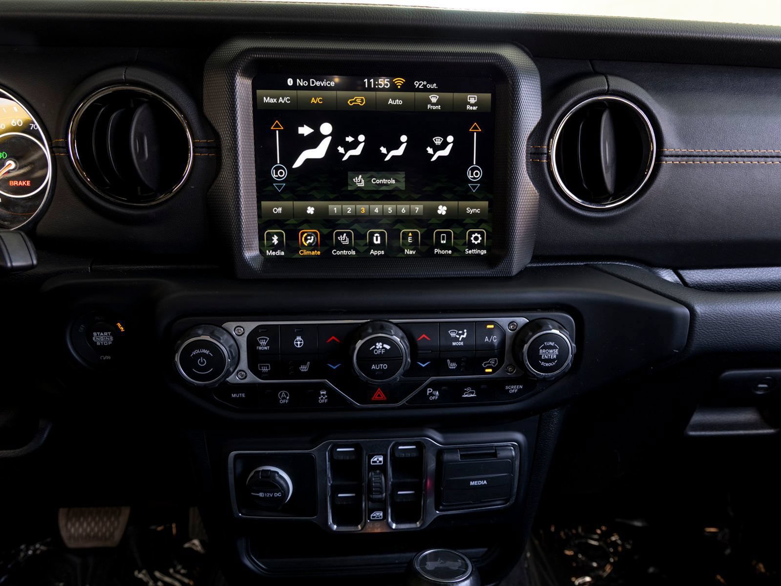 Used 2021 Jeep Wrangler Unlimited Sahara AWD/4WD image 16