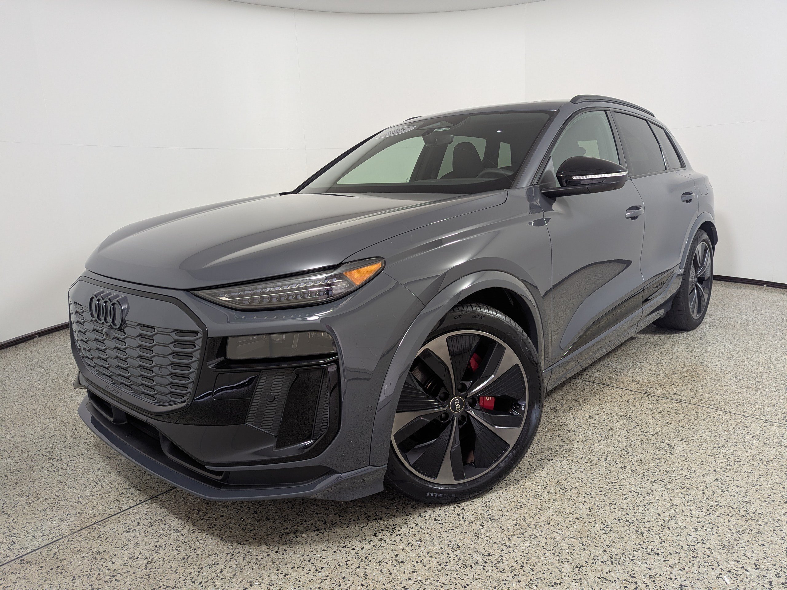 Certified 2025 Audi SQ6 e-tron Prestige AWD/4WD image 22
