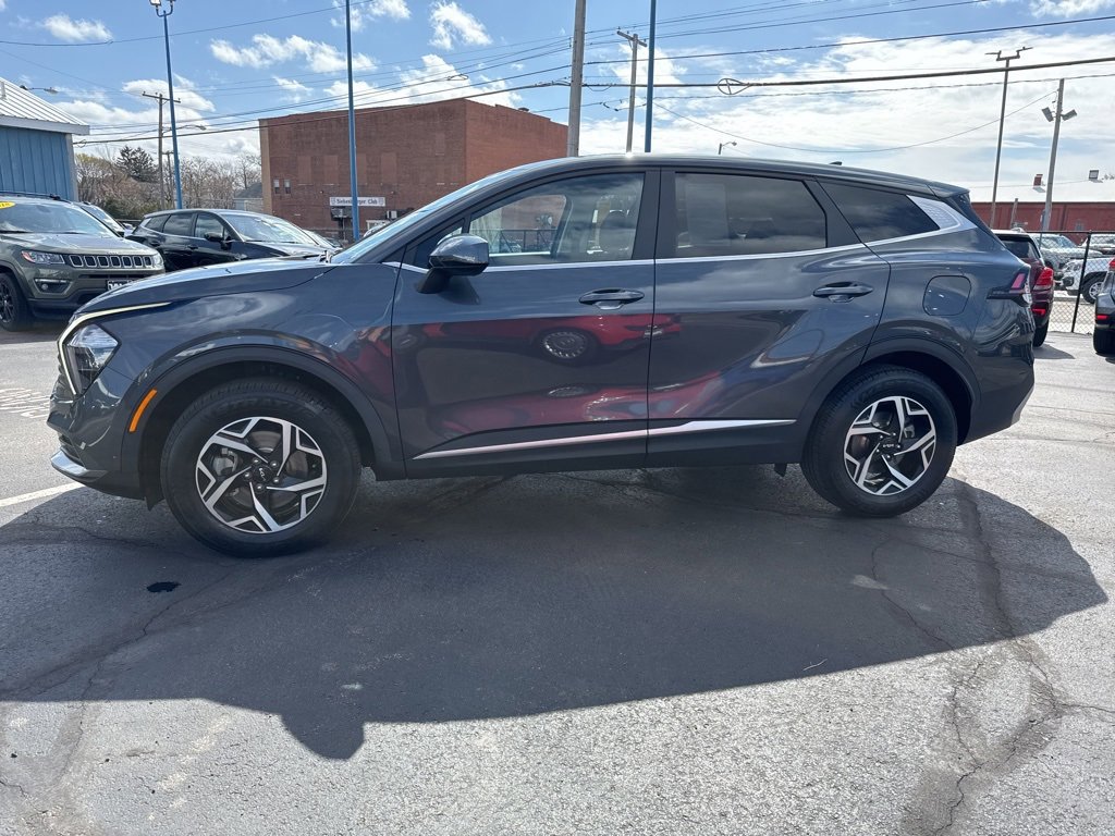 Used 2023 Kia Sportage LX image 4