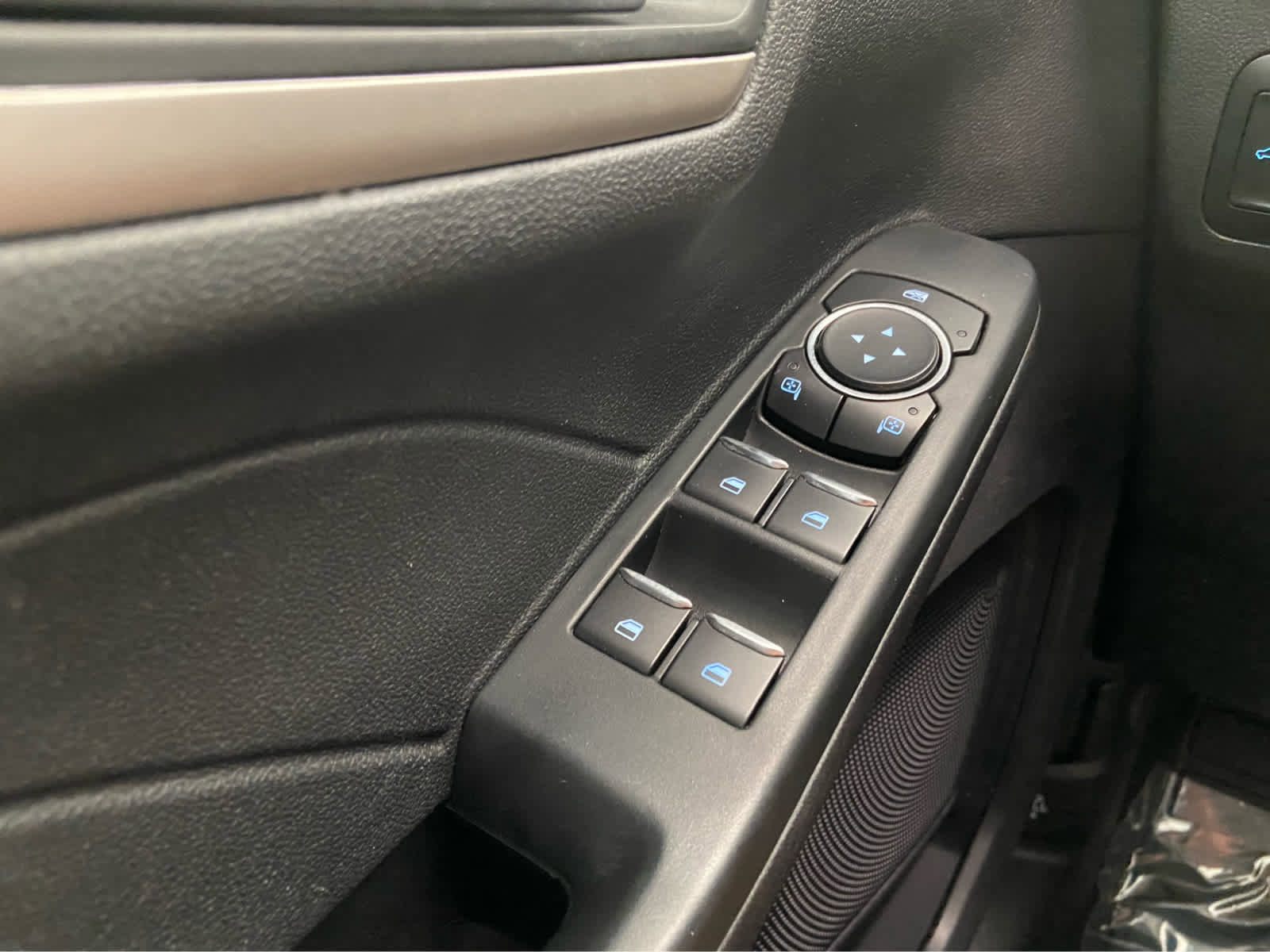 Used 2022 Ford Escape SE w/ SE Sport Appearance Package image 36