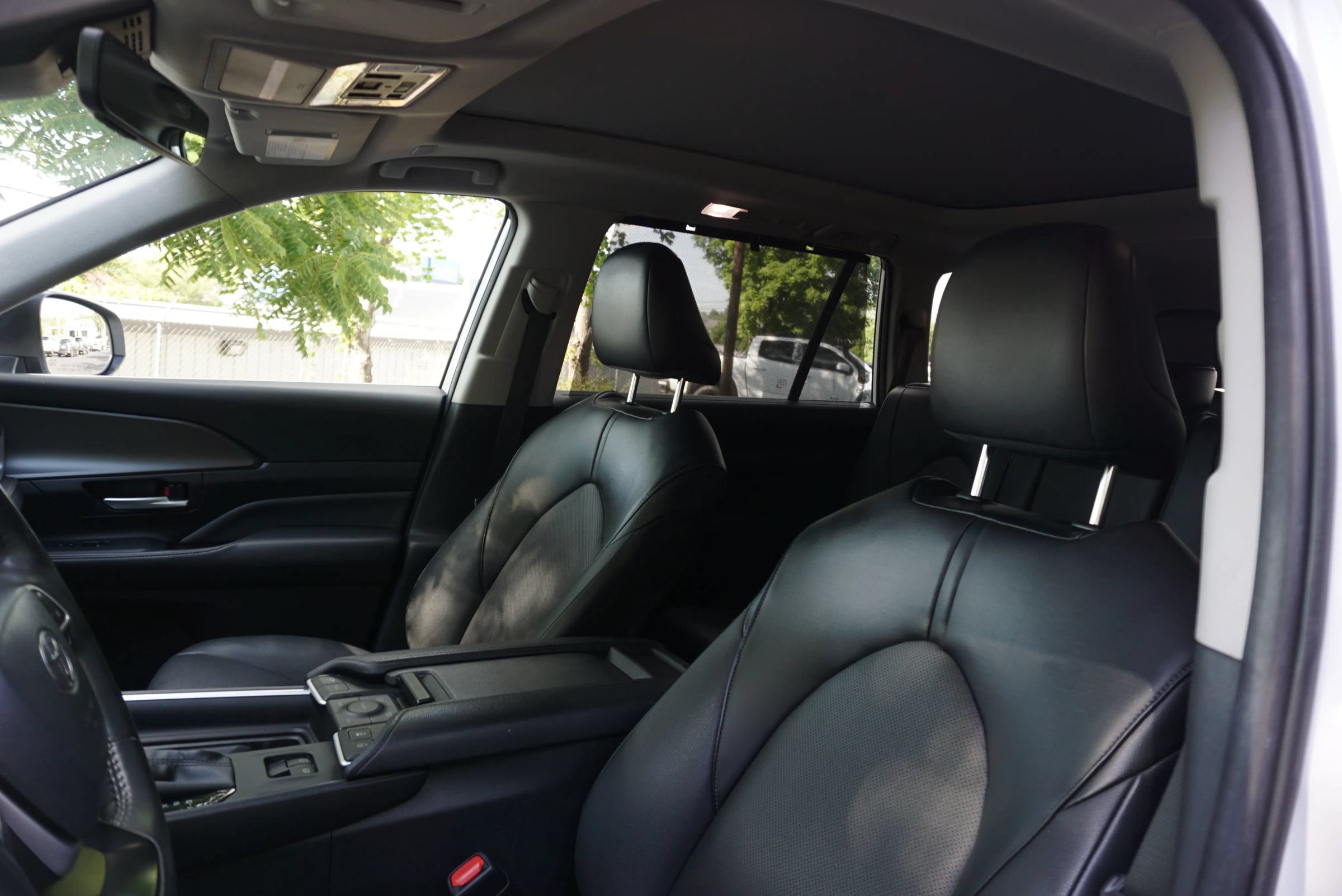 Used 2024 Toyota Grand Highlander AWD image 34