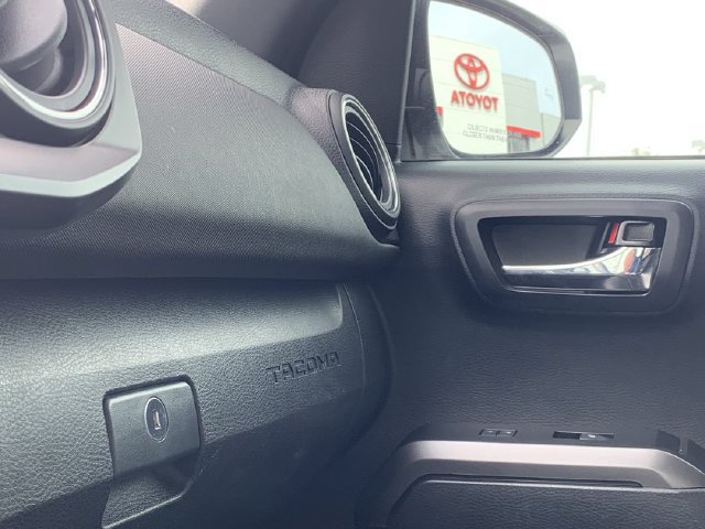 Certified 2019 Toyota Tacoma TRD Off-Road AWD/4WD image 10