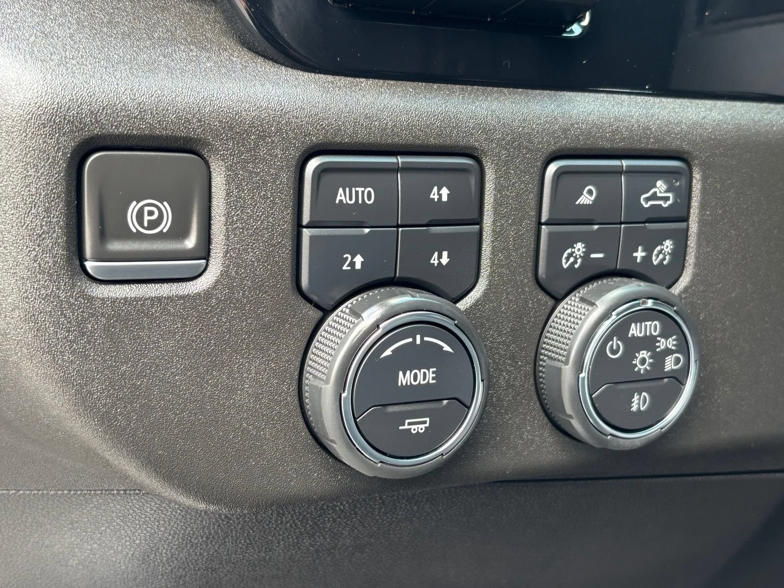 Used 2023 Chevrolet Silverado 1500 LTZ w/ LTZ Premium Package AWD/4WD image 20