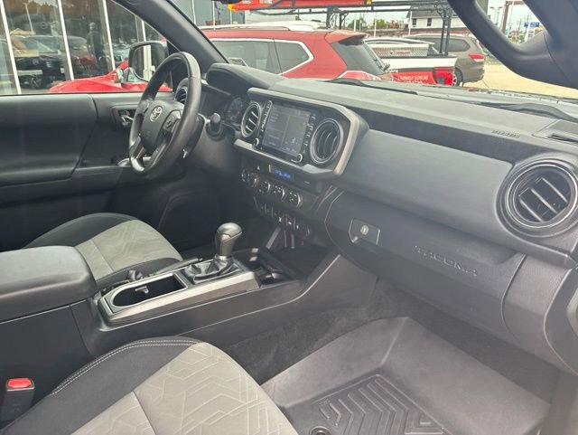 Used 2023 Toyota Tacoma TRD Off-Road w/ Technology Package AWD/4WD image 13