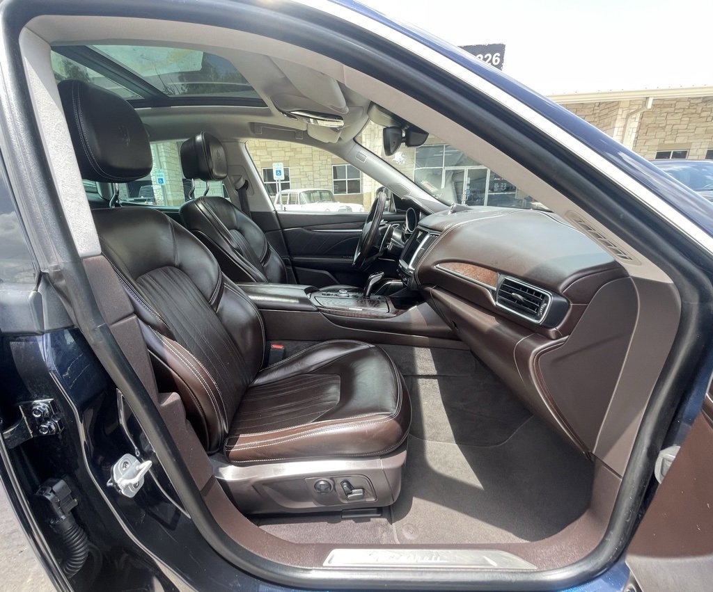 Used 2019 Maserati Levante GranLusso image 29