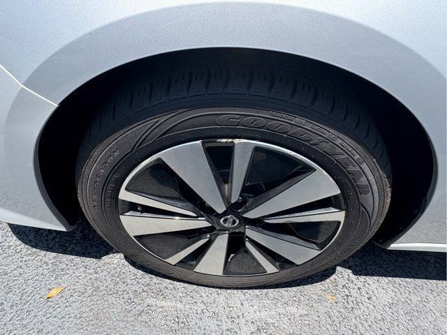 Used 2021 Nissan Altima 2.5 SV image 12