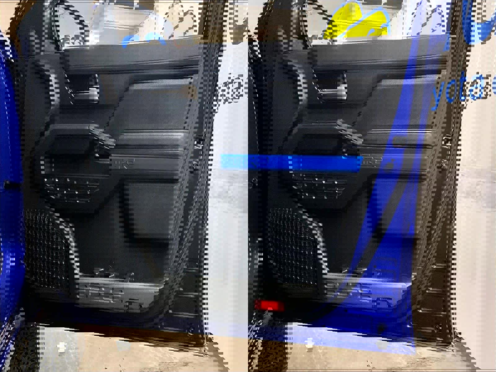 Certified 2025 Toyota Tacoma TRD Off-Road image 12