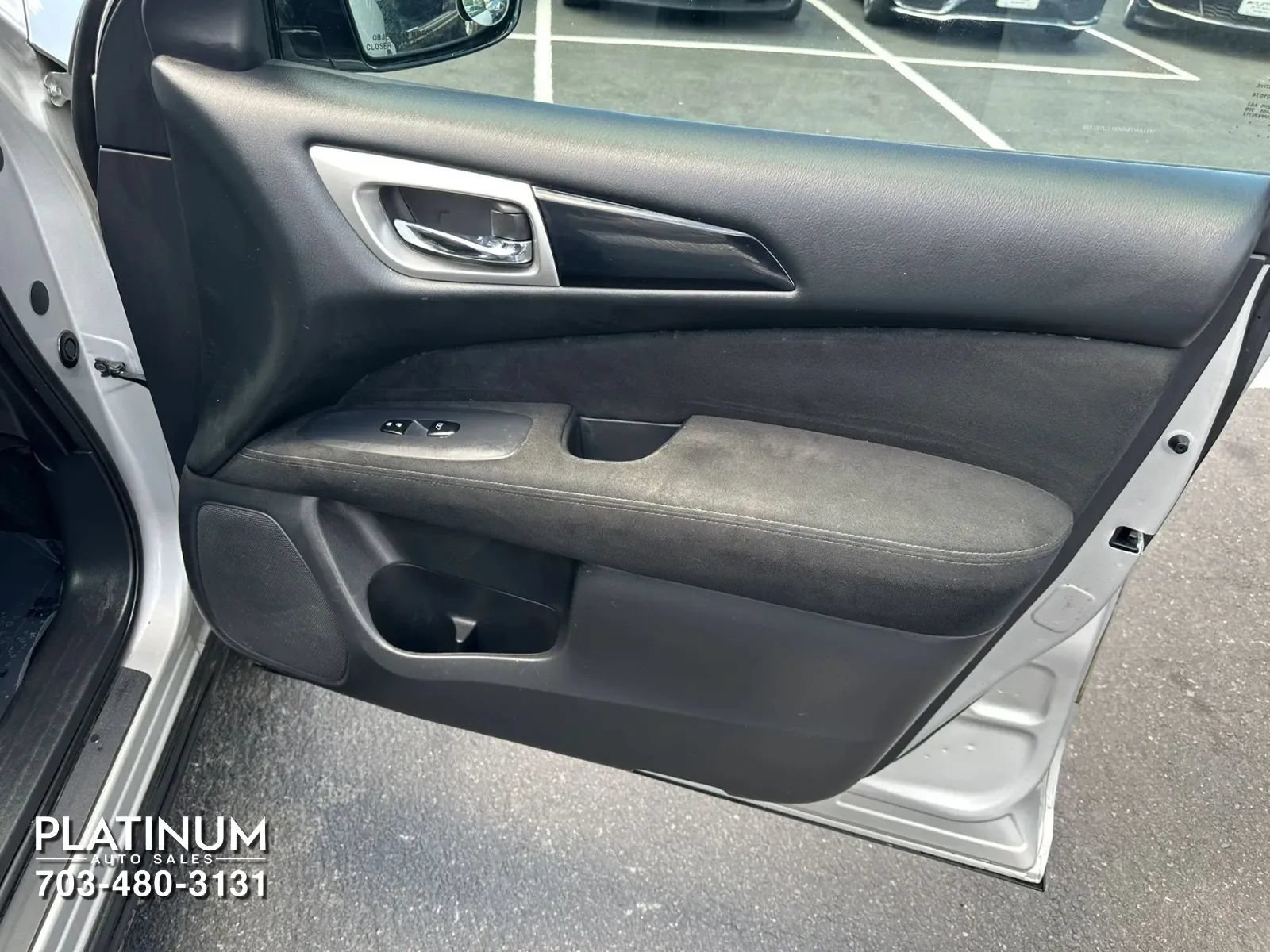 Used 2015 Nissan Pathfinder SV w/ Cargo Package AWD/4WD image 19