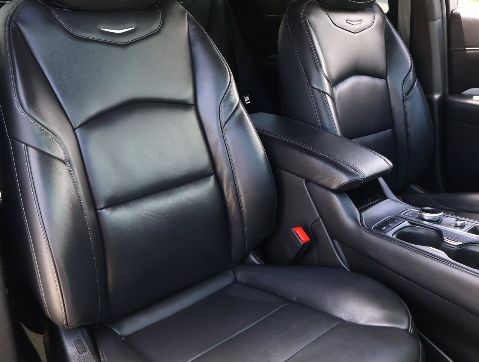 Certified 2023 Cadillac XT4 Premium Luxury FWD image 22