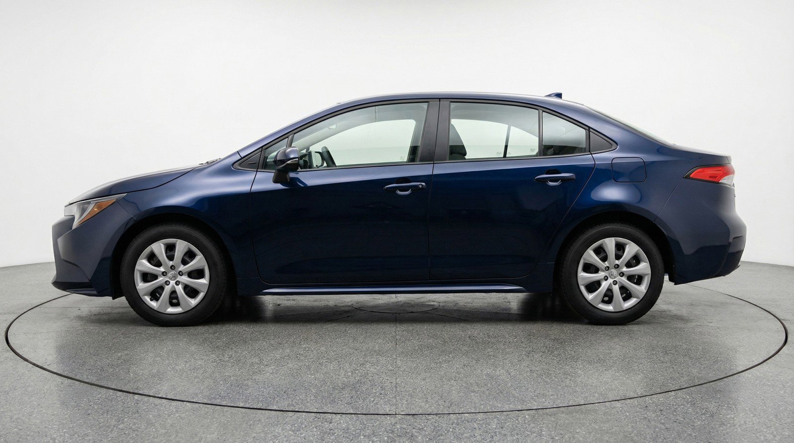 Used 2025 Toyota Corolla LE image 5