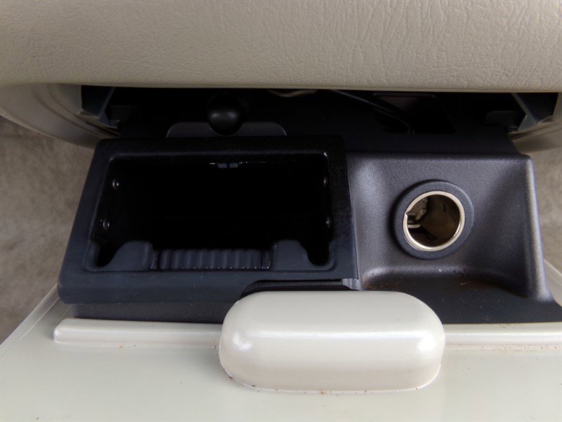 Used 2003 Cadillac De Ville Sedan w/ Comfort & Convenience Package image 52