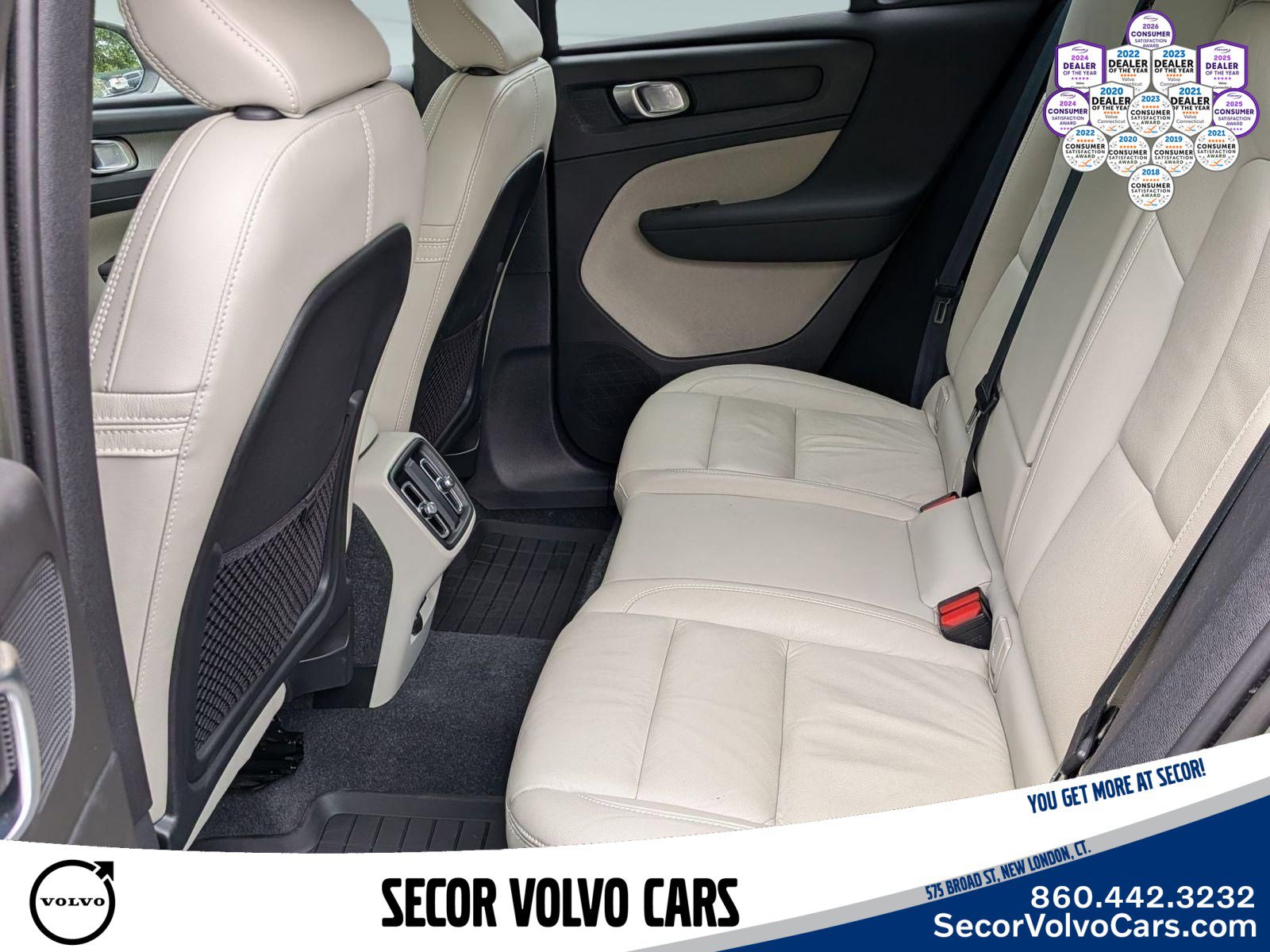 Certified 2023 Volvo XC40 B5 Plus w/ Driver Assist Package AWD/4WD image 16