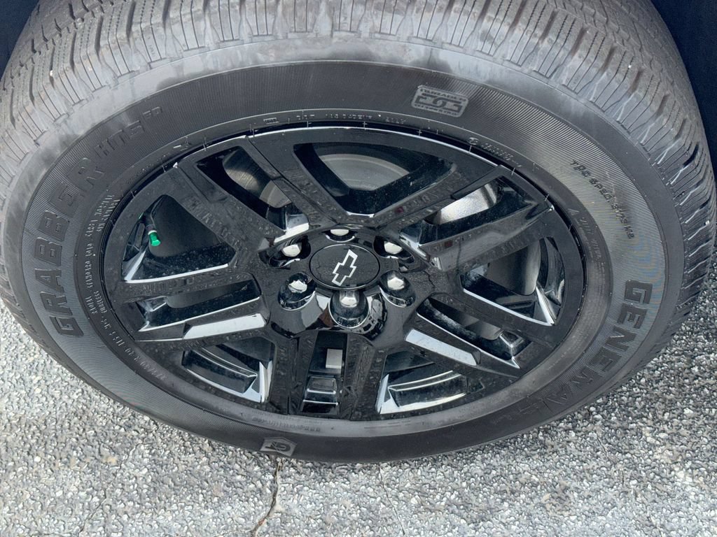 Used 2025 Chevrolet Silverado 1500 RST RWD image 12