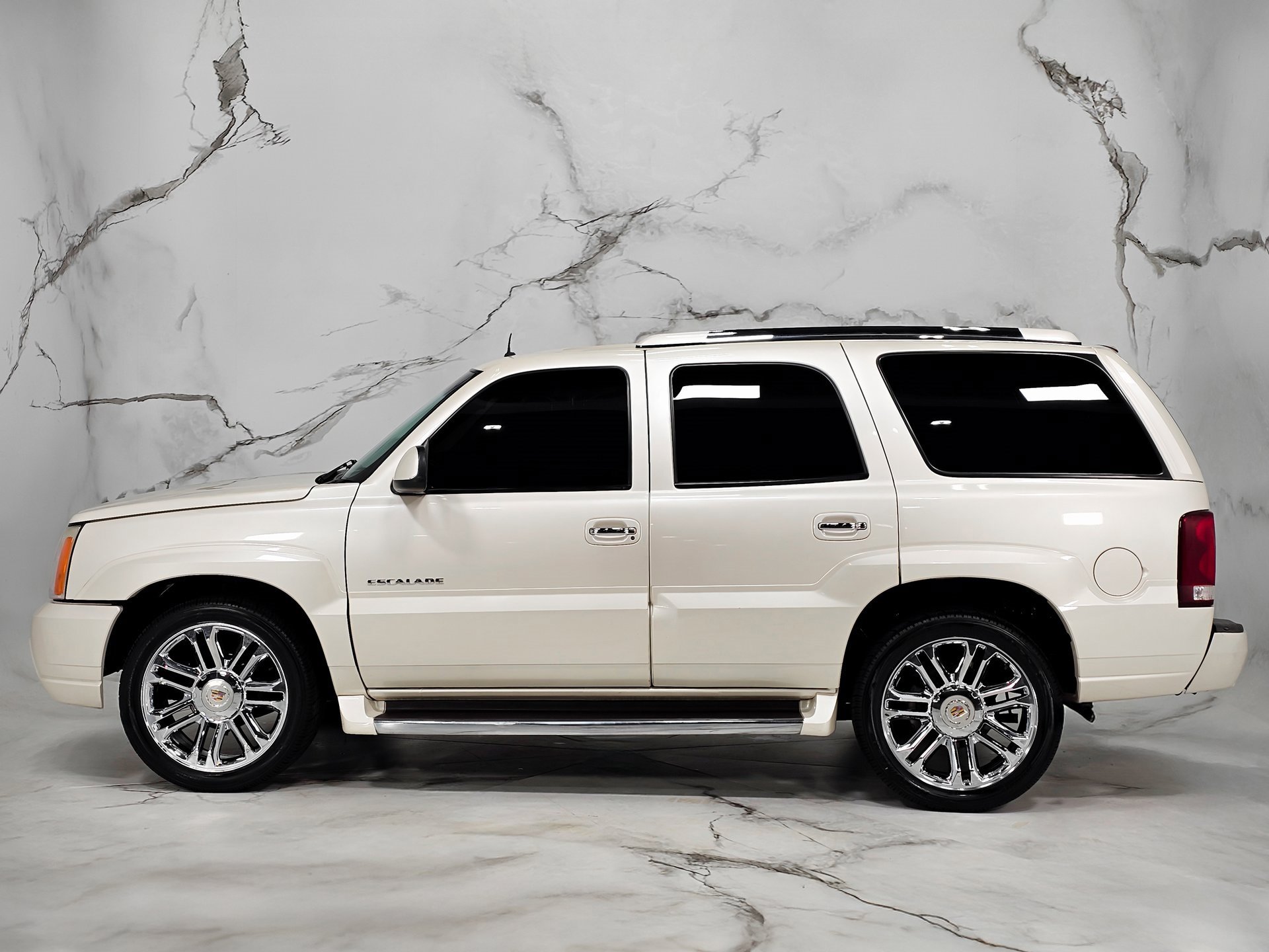 Used 2002 Cadillac Escalade AWD image 11