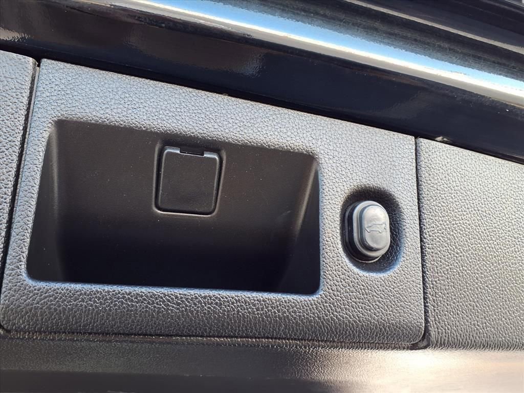 Used 2020 GMC Yukon Denali image 32