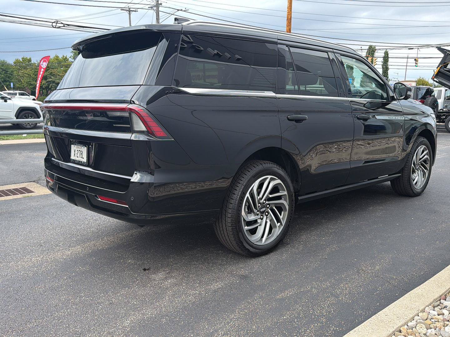New 2026 Lincoln Navigator Reserve AWD/4WD image 5