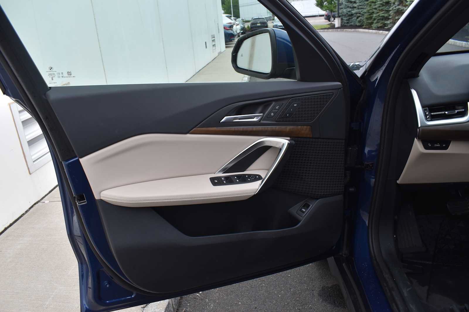 Used 2023 BMW X1 xDrive28i w/ Convenience Package AWD/4WD image 14