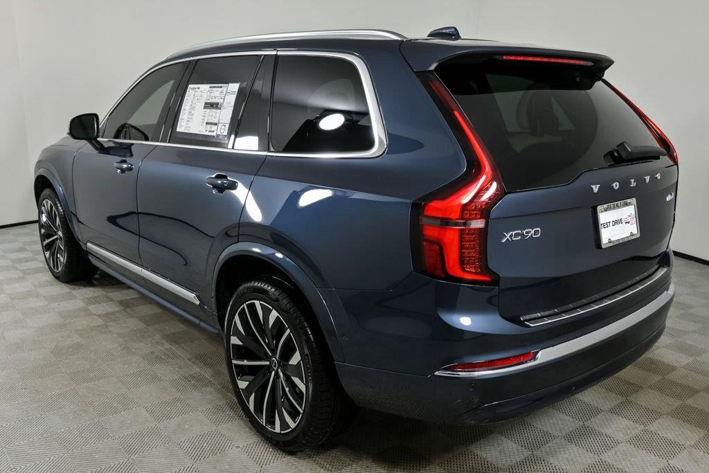 Used 2026 Volvo XC90 B6 Plus w/ Protection Package Premier AWD/4WD image 4
