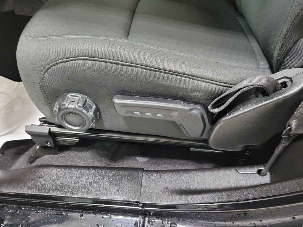 Used 2022 Jeep Wrangler Sport S image 16