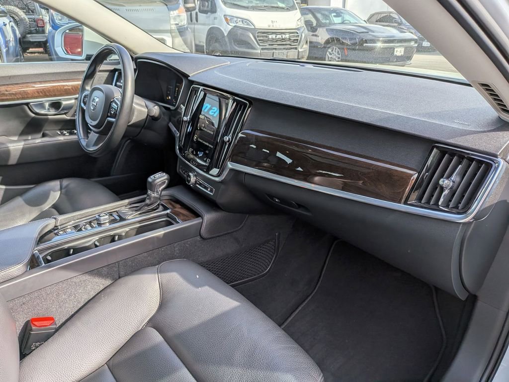 Used 2018 Volvo S90 T5 Momentum image 27