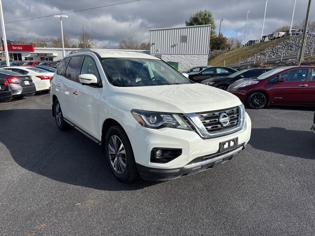 Used 2017 Nissan Pathfinder SL image 2