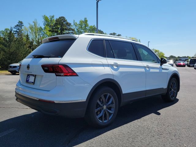 Used 2022 Volkswagen Tiguan SE image 4