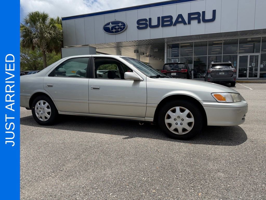 Used 2000 Toyota Camry LE FWD video 1