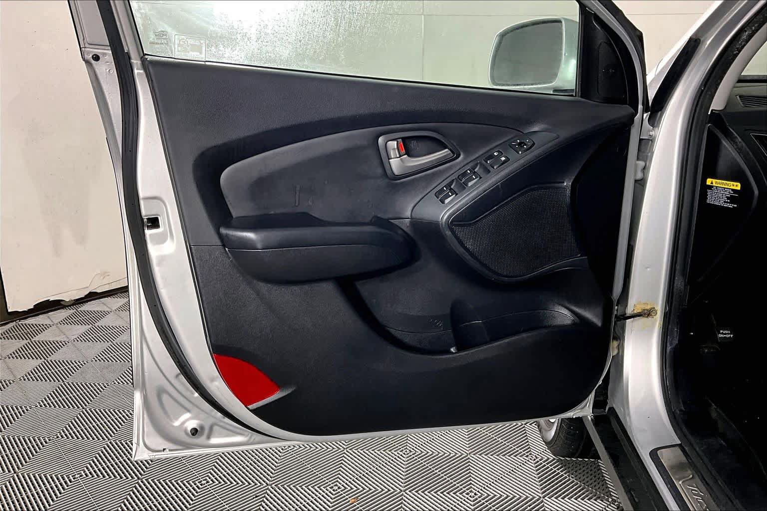 Used 2012 Hyundai Tucson Limited FWD image 20