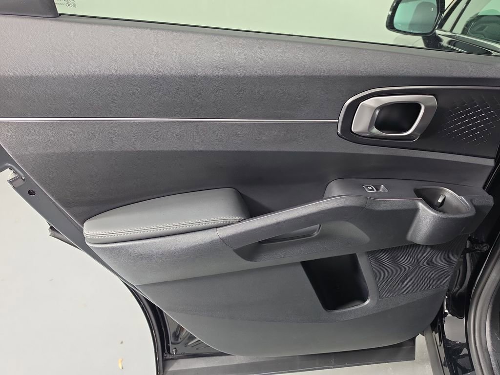 Certified 2025 Kia Sorento S FWD image 30