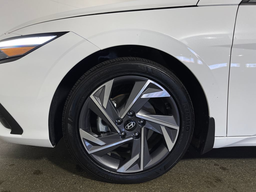 Certified 2025 Hyundai Elantra Sport FWD image 11