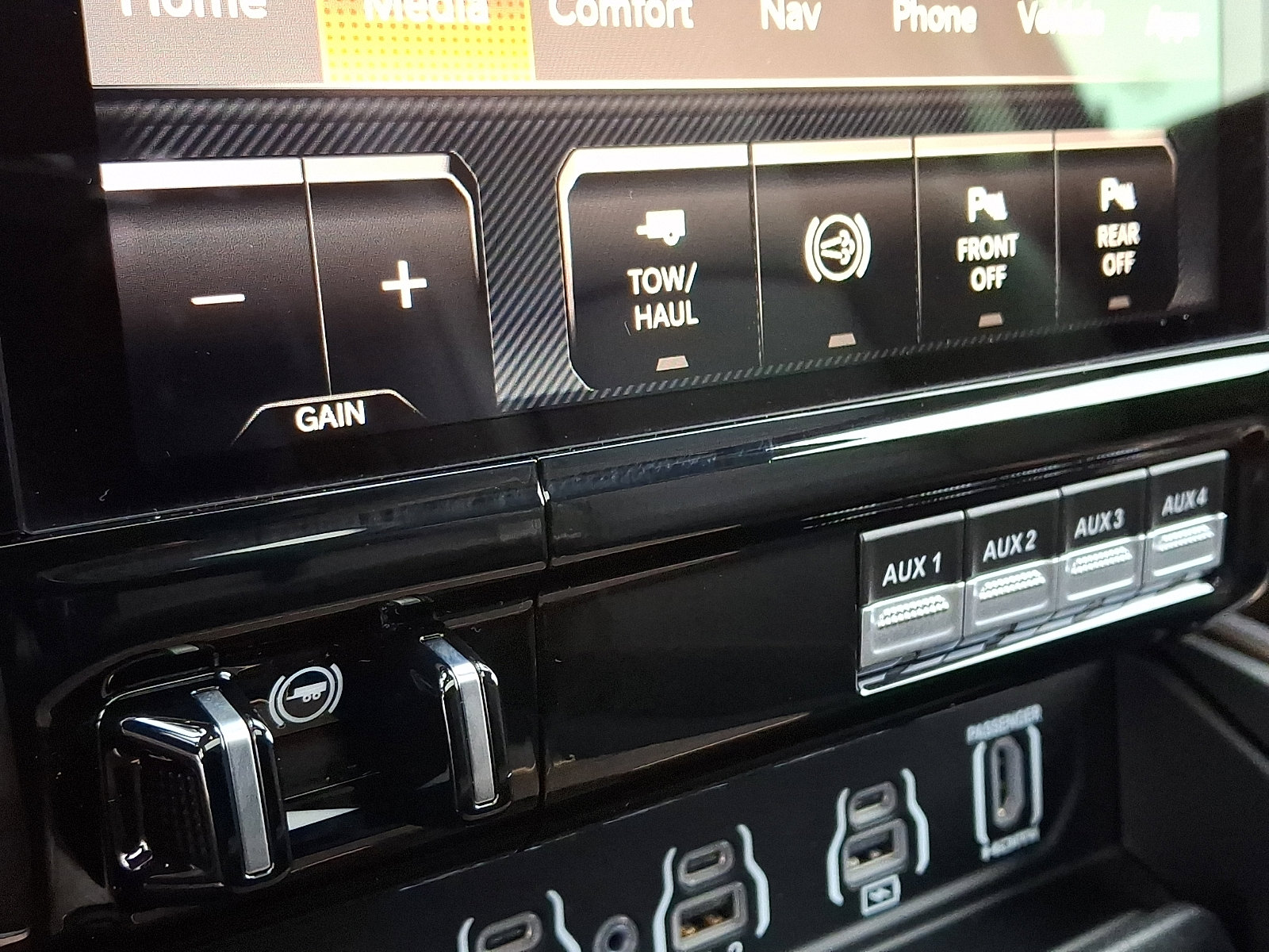 Used 2025 RAM 2500 Limited image 28