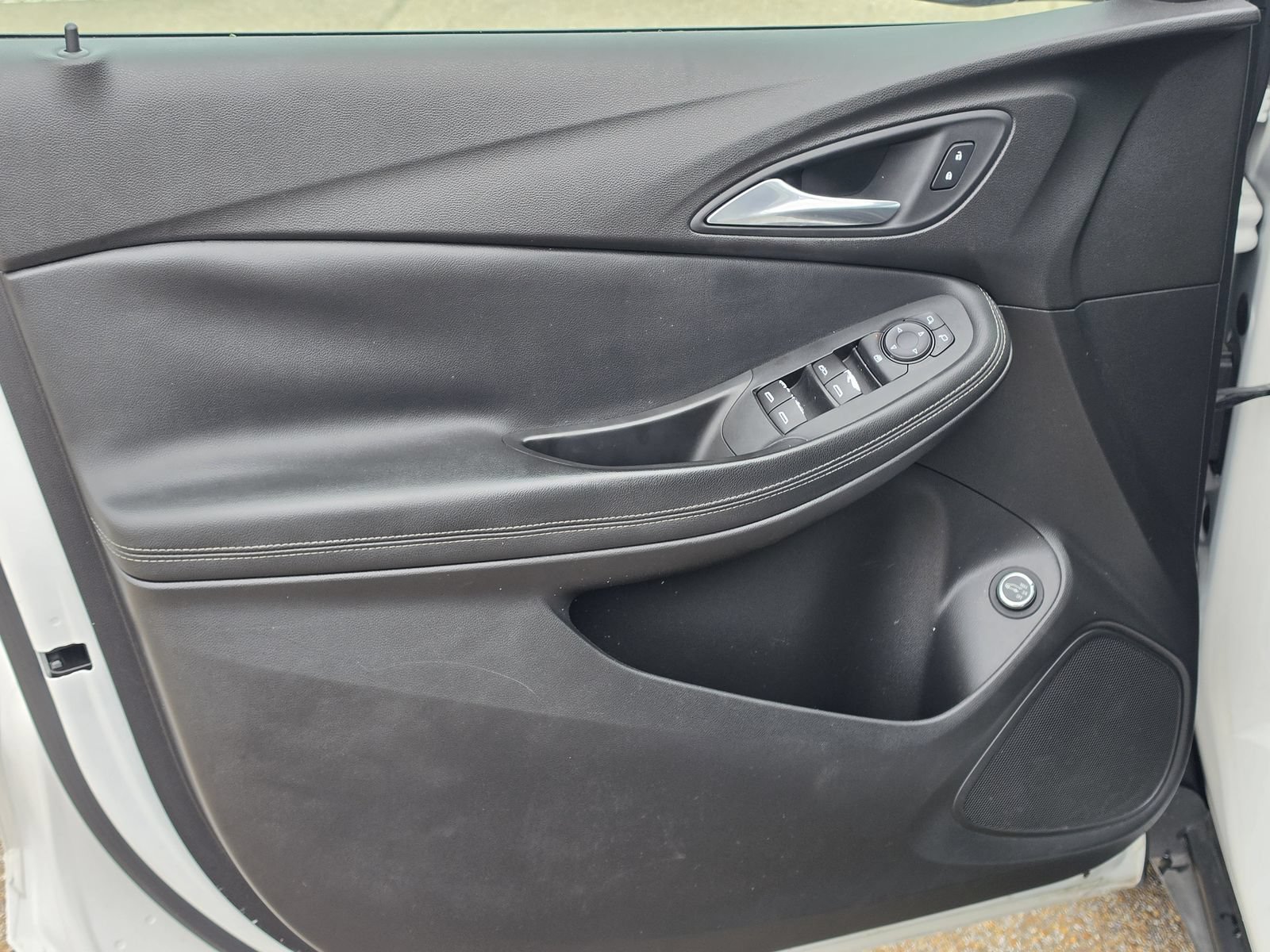 Used 2021 Buick Encore GX Select w/ Experience Buick Package FWD image 15