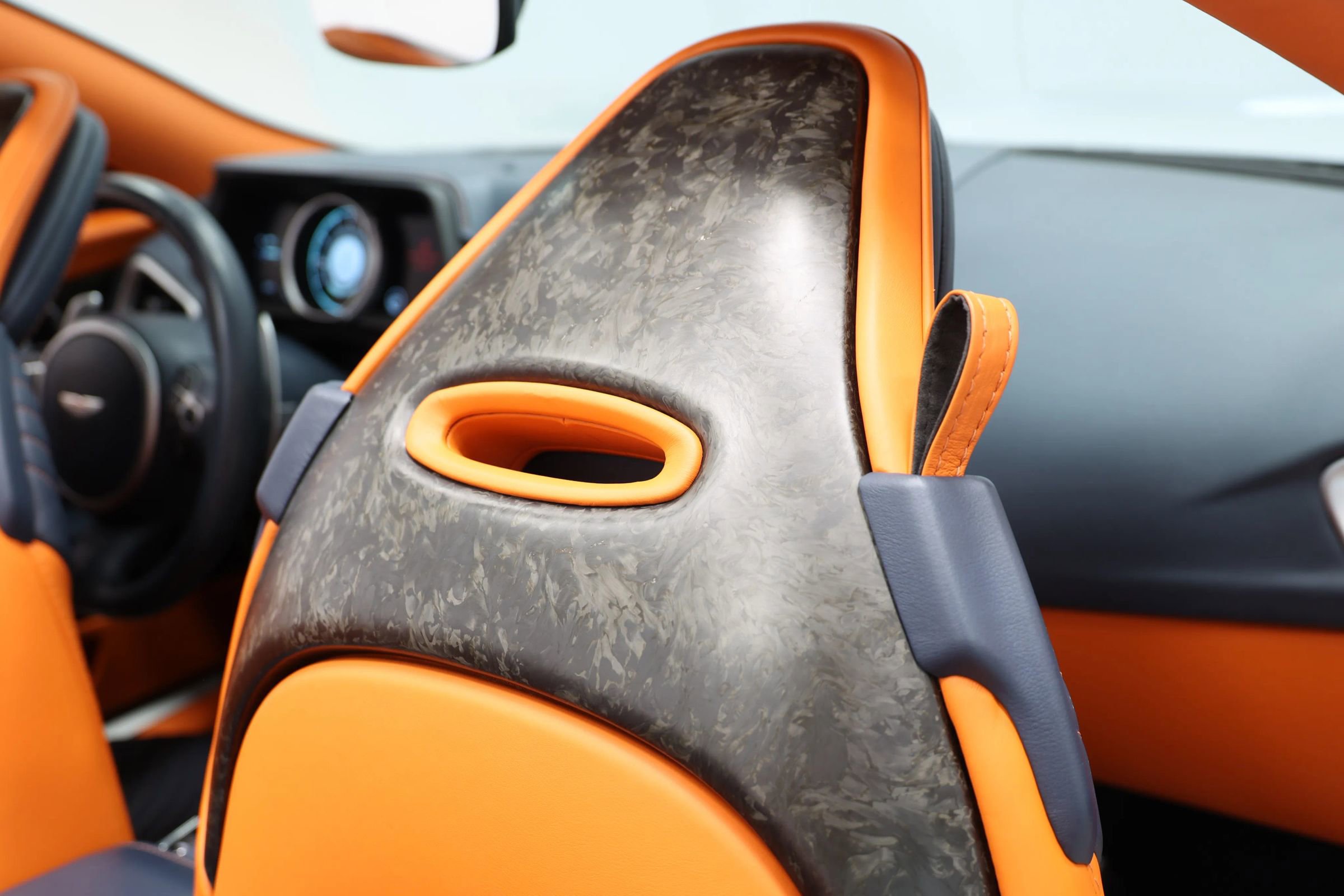 Used 2019 Aston Martin DB11 Volante RWD image 90