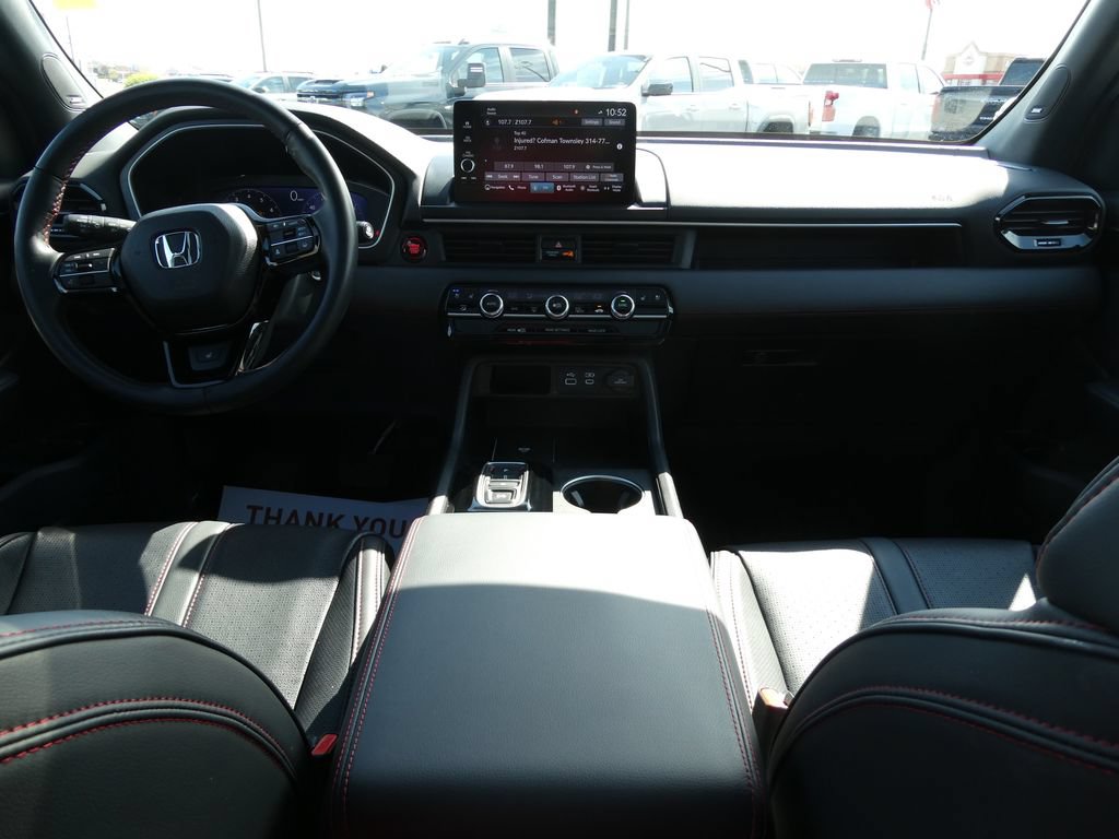 Used 2025 Honda Pilot Black Edition image 24