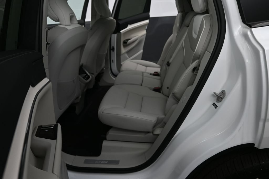 New 2026 Volvo EX90 Plus AWD/4WD image 13