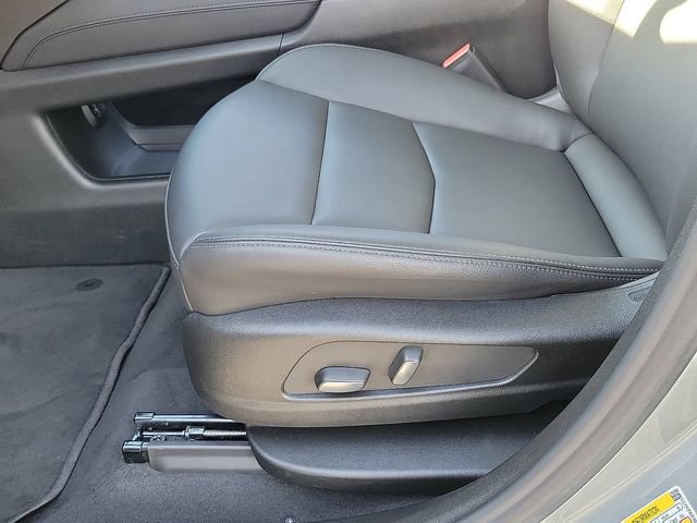 Used 2025 Cadillac XT6 Luxury image 16