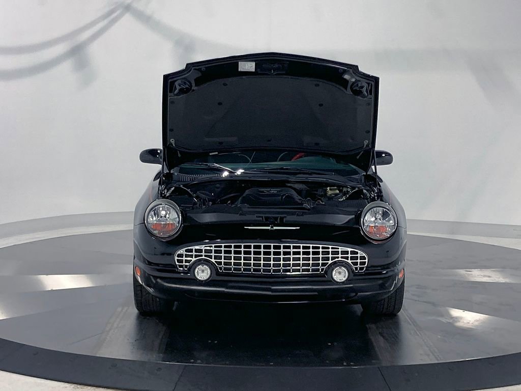 Used 2003 Ford Thunderbird image 26