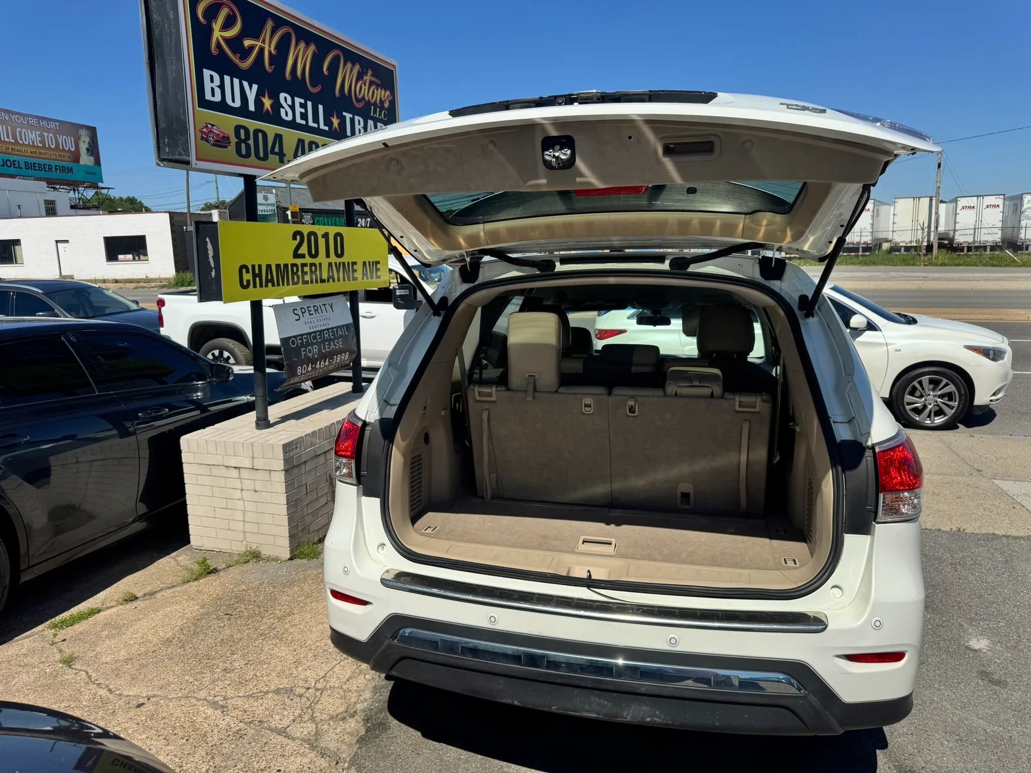 Used 2014 Nissan Pathfinder SV AWD/4WD image 16